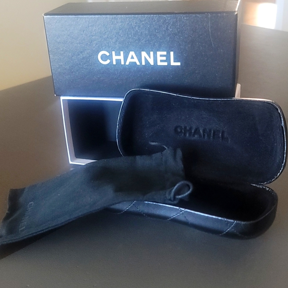 Chanel glasses case with bag and glass bag only.